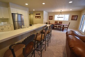 House | Living area | Flat-screen TV, fireplace, DVD player - Mountain Harbor #163 3 Bedroom Condo (Whitefish)