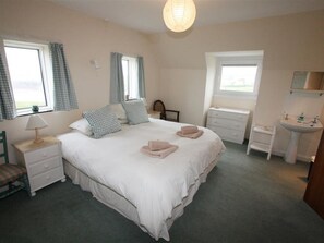 5 bedrooms, WiFi, bed sheets - Roswidden on the cliff, overlooking Treyarnon Bay (Treyarnon Bay)