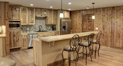 Newly Remodeled Home on Gladstone Lake