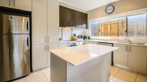 High Tide - sleeps 8