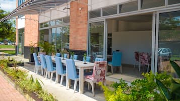 Free daily full breakfast