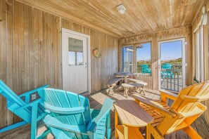 Property grounds - Oceanfront Dog Friendly Cottage in Avon with Grill and Screened Porch (Avon)