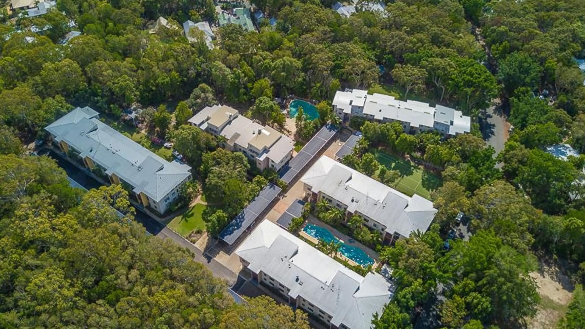 Baden 90 - Rainbow Shores. Resort Unit - Pools - Tennis Court - Walk To Beach — image 10