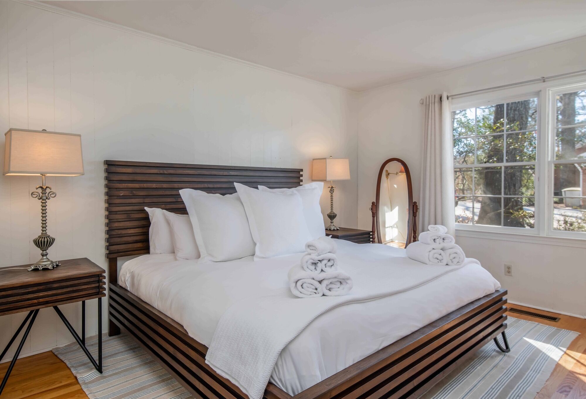 2 chambres, fer et planche à repasser, Wi-Fi, draps fournis