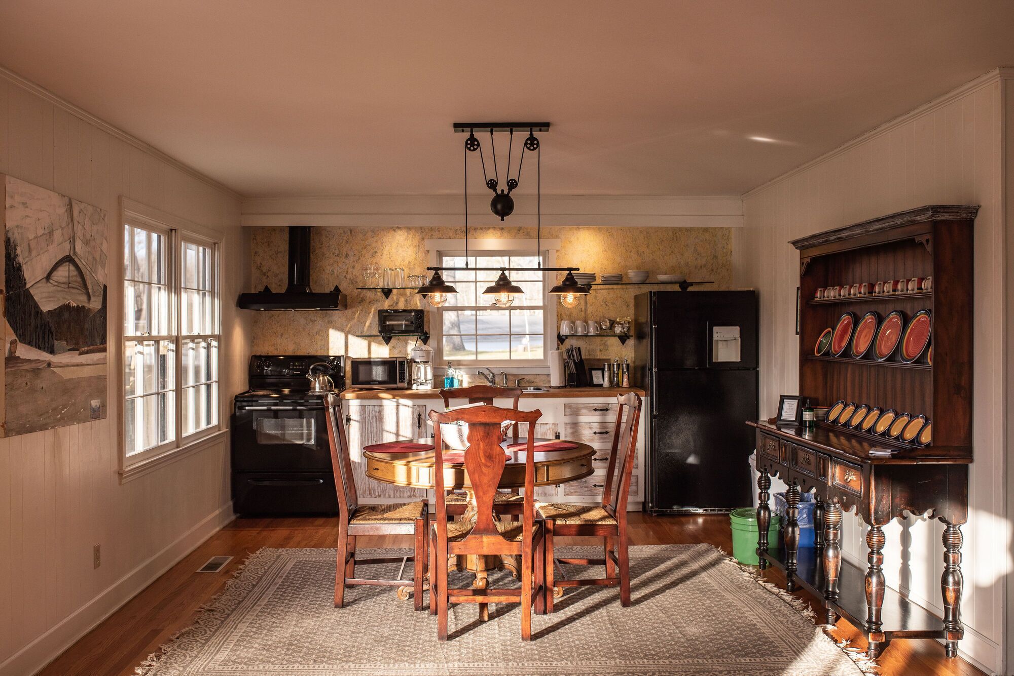 Stovetop, dishwasher, coffee/tea maker, toaster