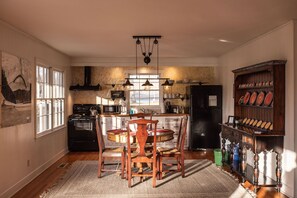 Piano cottura, lavastoviglie, macchina per tè/caffè, tostapane