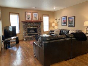 Condo (MH153) | Living room | Flat-screen TV - Mountain Harbor #153 3 Bedroom Condo (Whitefish)