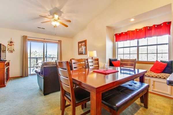 Dining area, 4 chairs & bench