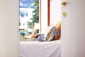 2 bedrooms, WiFi, bed sheets - Apartment "Blue Door"  (Recco)