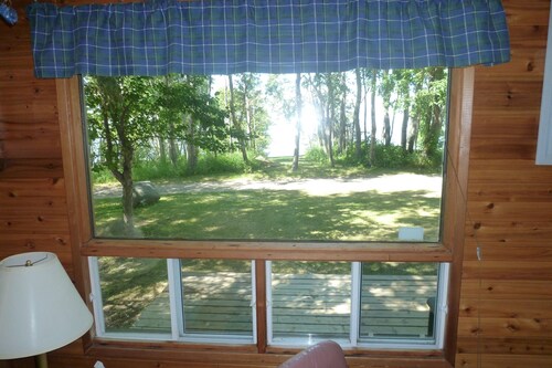 Cozy Waterfront Cottage in Grand Beach Manitoba