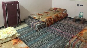 熨斗/熨衣板、免費無線上網、床單