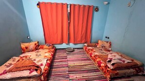 مكواة/لوح كي وواي فاي مجانًا وملاءات أسرّة