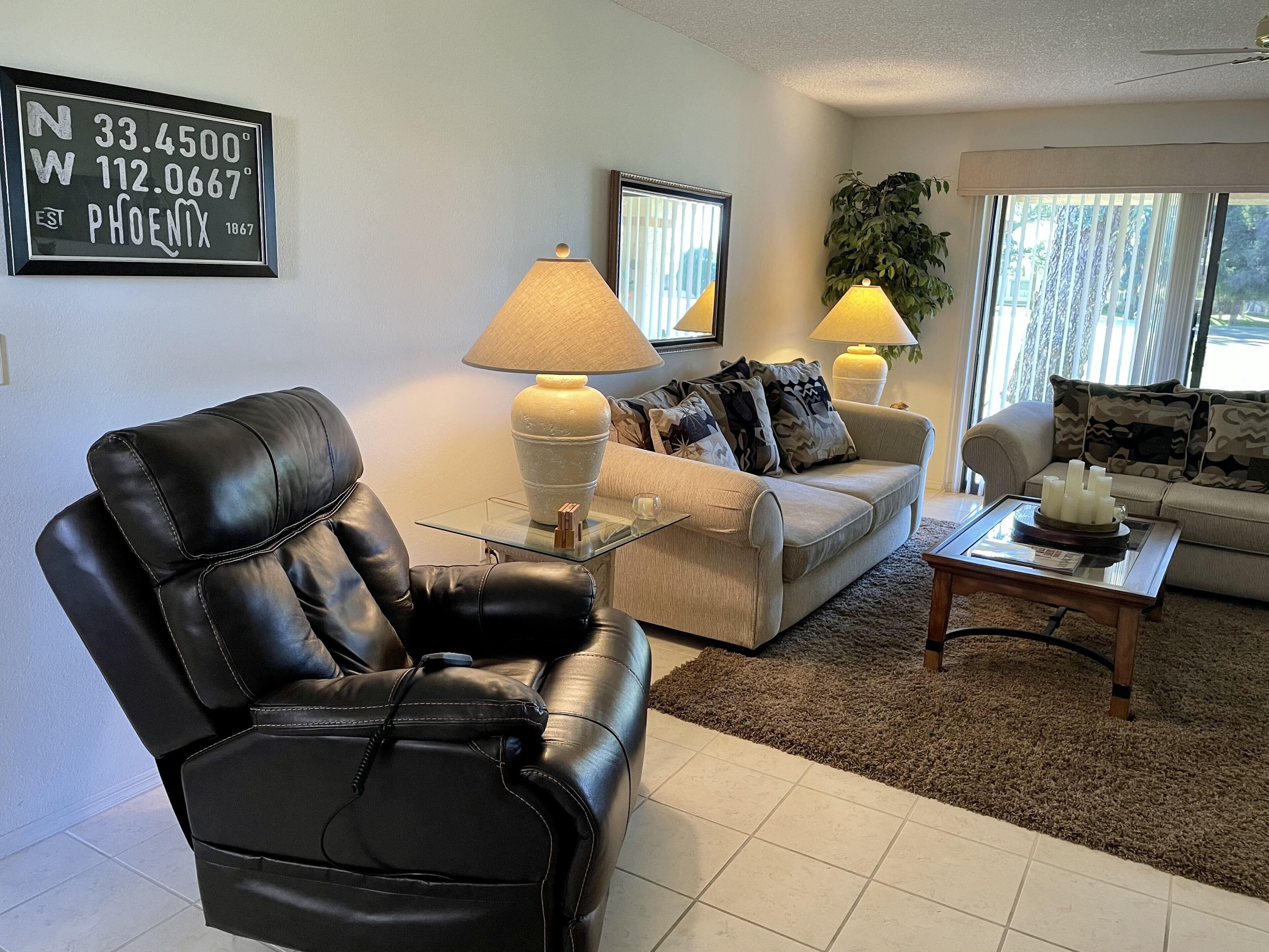 Condo right on the golf course in a 55+ community in sunny Mesa!!