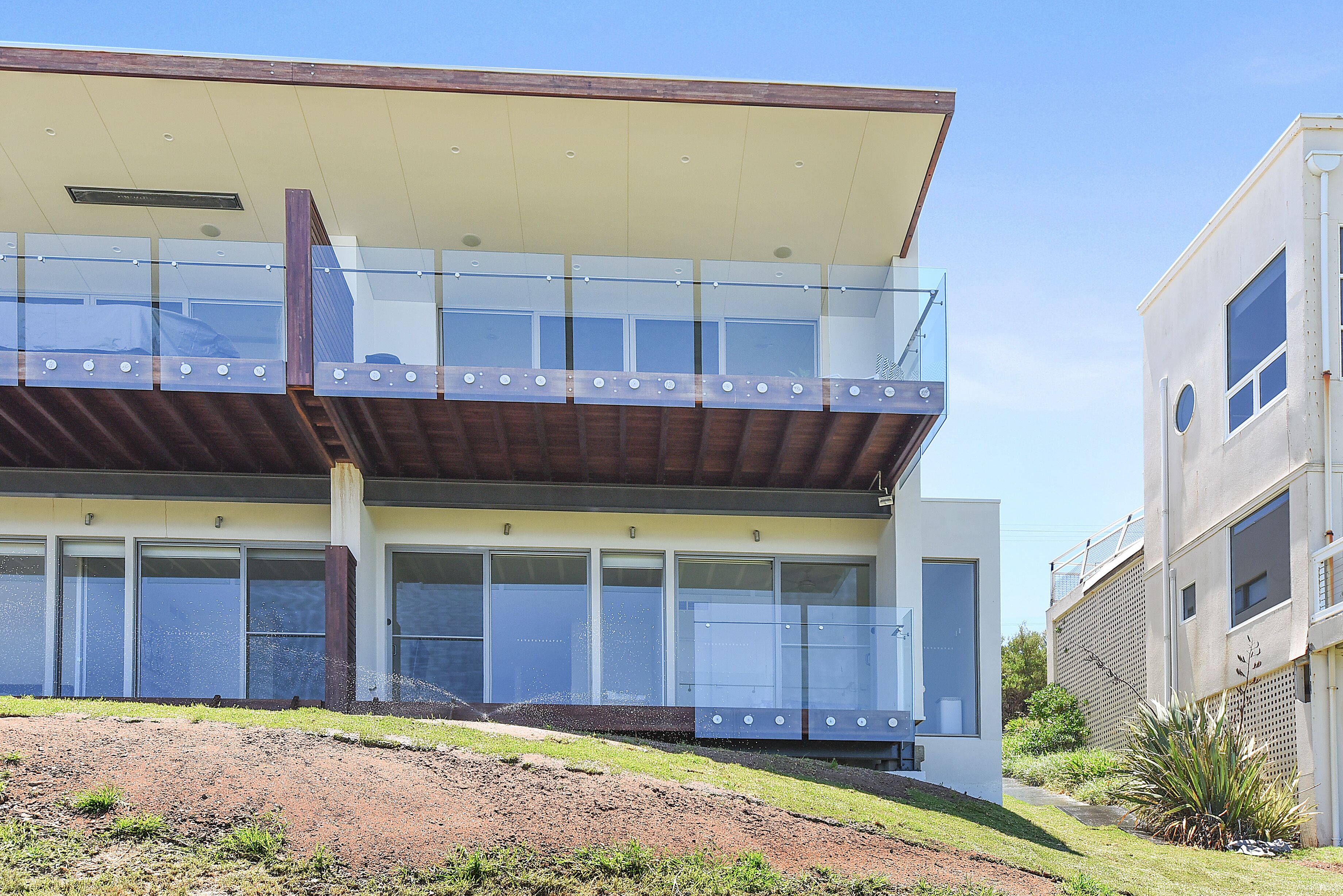 Casa Pesona on Seagull-Beachfront-Wi-Fi-Luxury