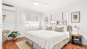 4 bedrooms, iron/ironing board, WiFi, bed sheets - 13 Seamist Lane - Beach House at Airforce Beach (EVANS HEAD)