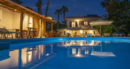 Gran Villa para 10 + 2 personas con piscina privada en Calabria