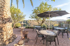 Outdoor dining - Alojamiento Rural El Valle for 2 people (Dúrcal)