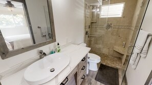 تجهيزات دش، مجففات شعر، مناشف