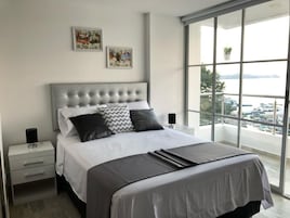 Panoramic Apartment | 2 bedrooms, free WiFi, bed sheets