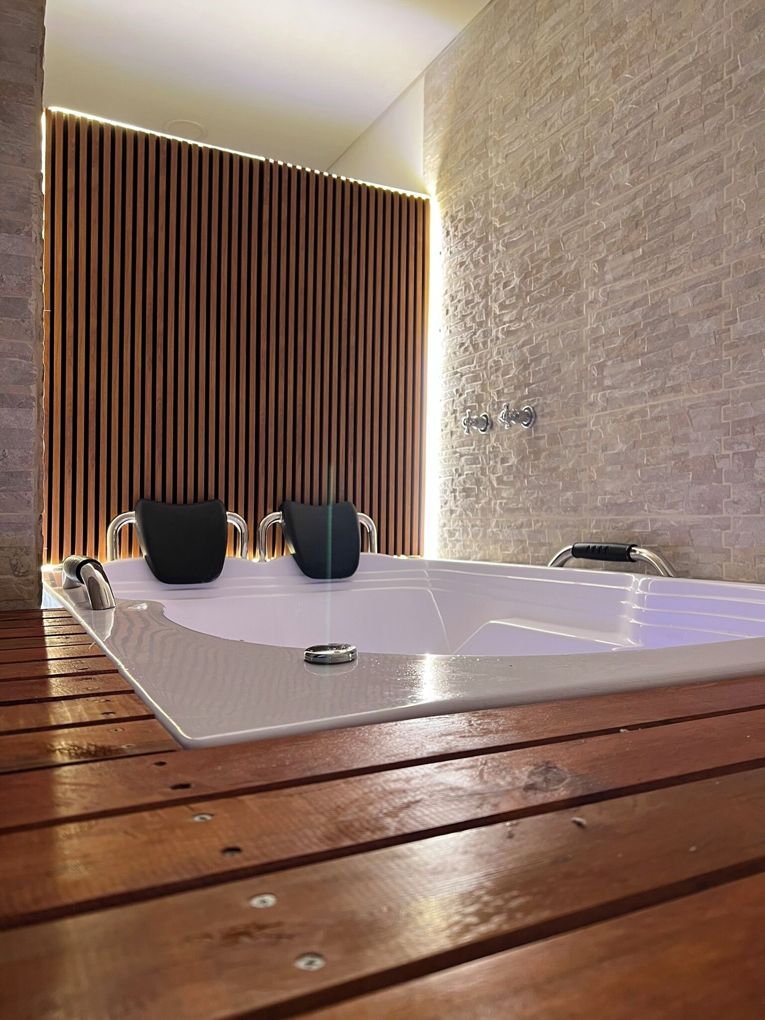 Premium Apartment | Private spa tub