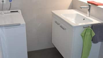 Ensemble douche/baignoire, serviettes fournies