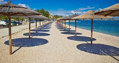 Apartment in Vir with Terrace, Air condition, WIFI (4592-1)