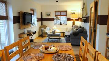 TV, table tennis, books, stereo