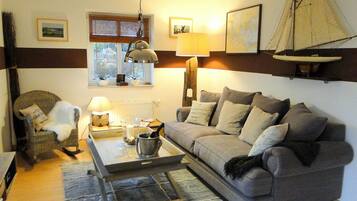 TV, table tennis, books, stereo