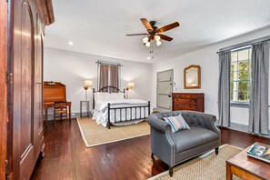 1 habitación, tabla de planchar con plancha, wifi gratis y ropa de cama 