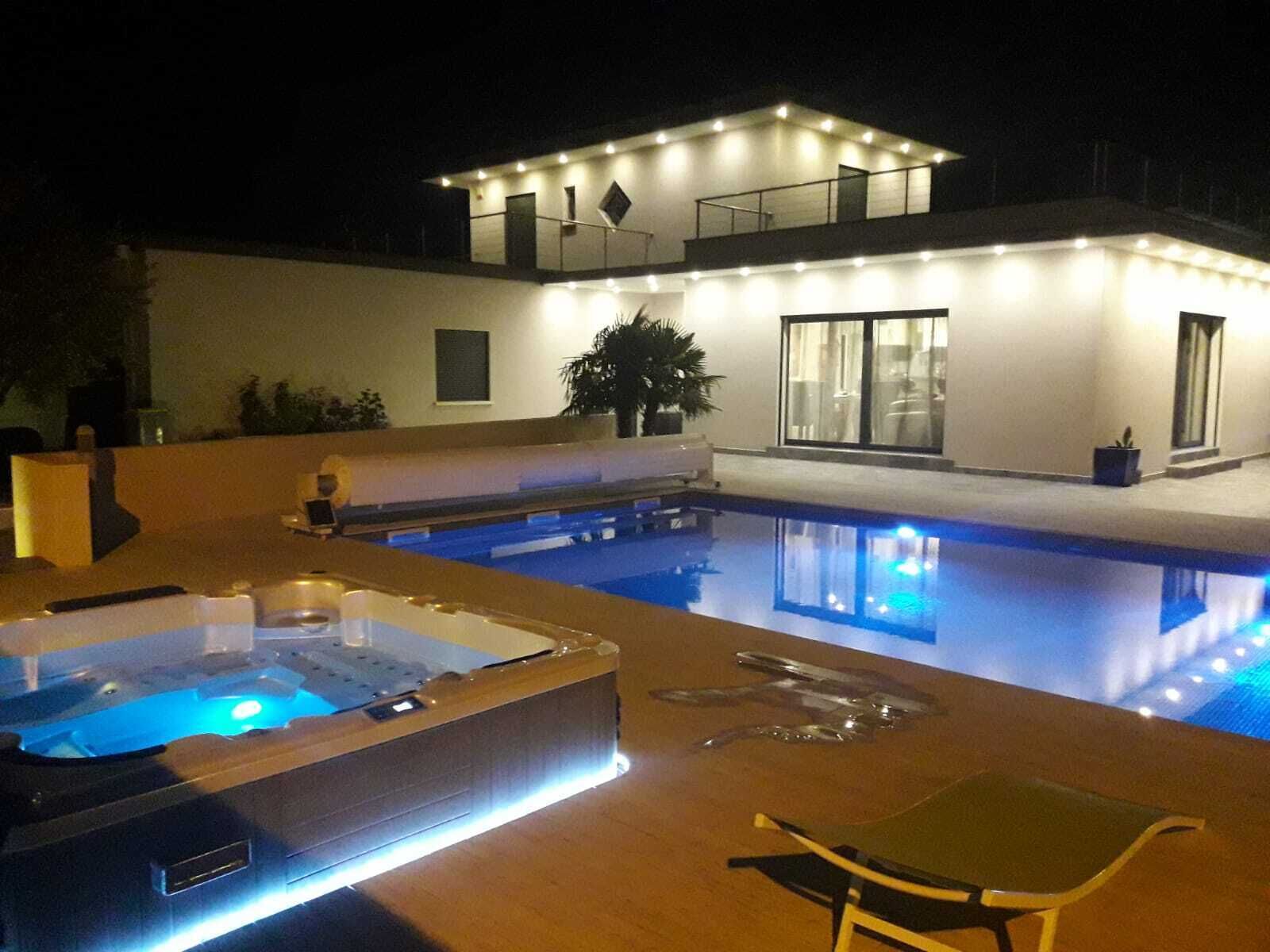 Outdoor pool, a heated pool