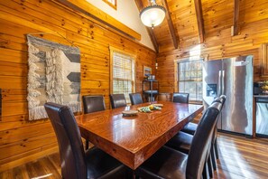 Dining - Mockingbird Cabin (Hocking Hills area) (Sugar Grove)