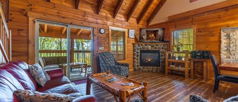 TV connectée, cheminée, jeux vidéo, table de tennis de table