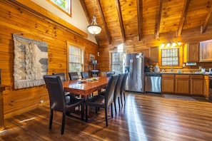 Dining - Mockingbird Cabin (Hocking Hills area) (Sugar Grove)