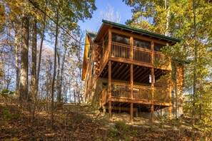 Exterior - Mockingbird Cabin (Hocking Hills area) (Sugar Grove)