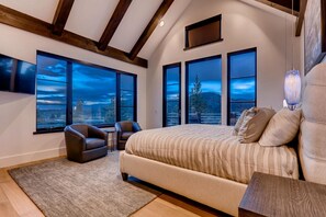 5 habitaciones, tabla de planchar con plancha y wifi gratis 