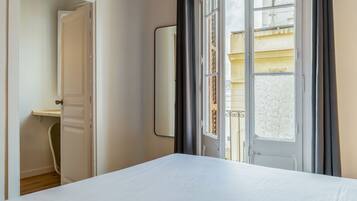 3 bedrooms, WiFi, bed sheets