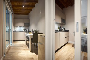 Kühlschrank, Mikrowelle, Geschirrspüler