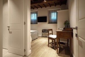 1 slaapkamer, een kluis op de kamer, een strijkplank/strijkijzer