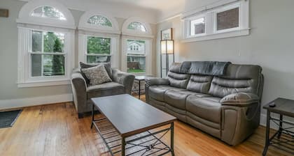 ★Grosse Pointe Getaway★ ★Downtown Detroit Close★