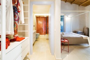 5 chambres, fer et planche à repasser, Wi-Fi, draps fournis