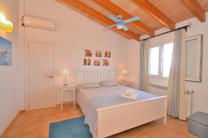 3 bedrooms, iron/ironing board, travel crib, free WiFi