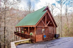 Exterior - Afternoon Delight: S/Secluded, Hot Tub, Game Room, Wifi, near Attractions! (Sevierville)