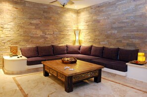 Interior - Winner of Top 25 in Luxury in All of Mexico- Beachside - PH 2/2 BBQ Beach Club 5 (Playa del Carmen)
