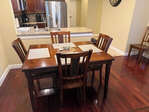 Dining - Gorgeous 2 Bedroom Condo in Legends Golf Community (Myrtle Beach)