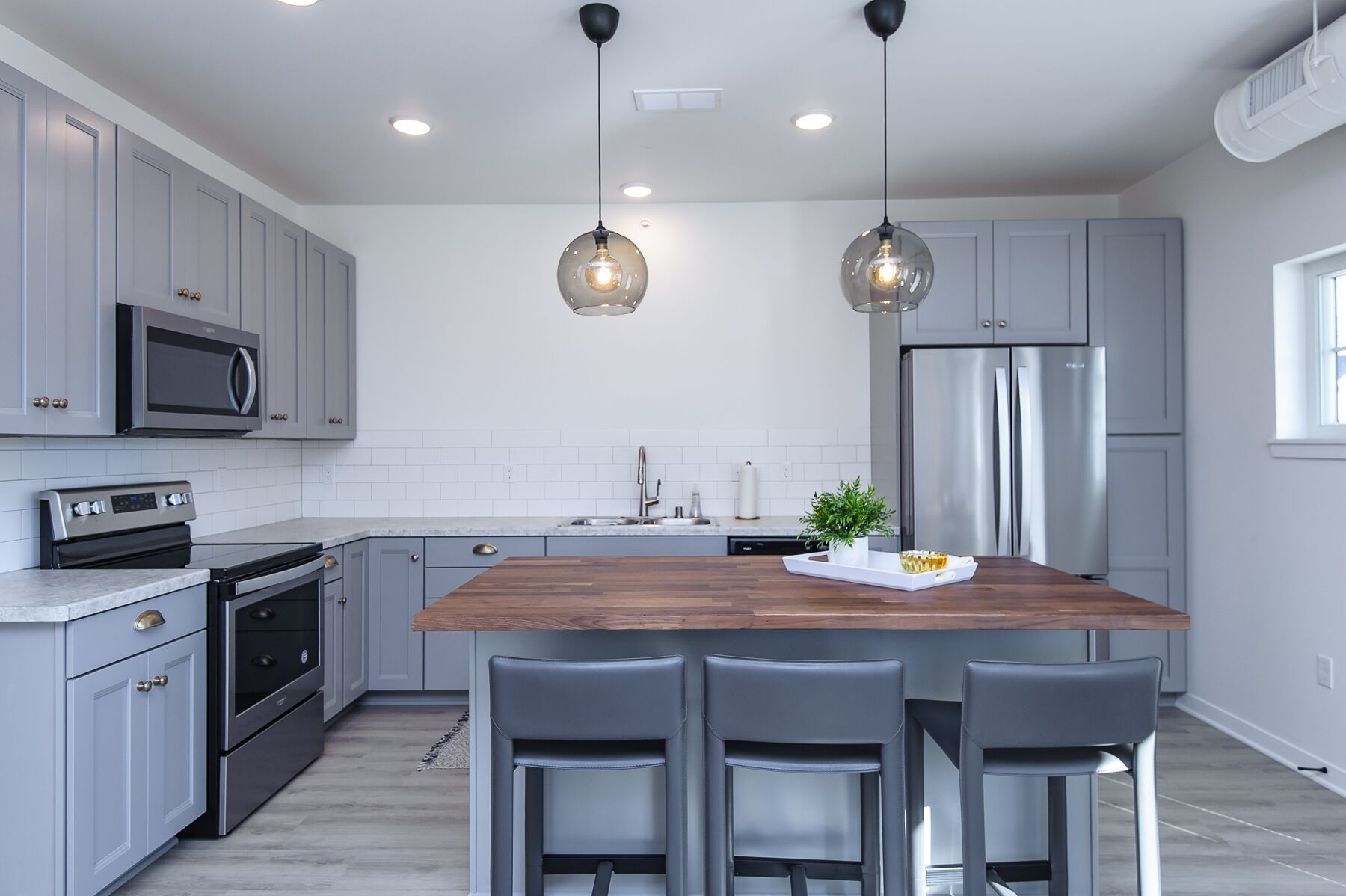 Close to Mayo, Bright and Beautiful 2 Bd/2Ba