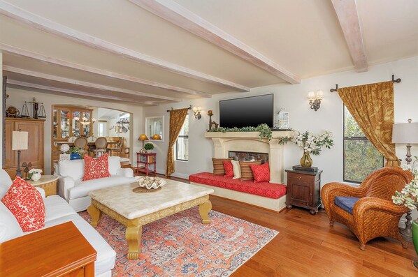 Smart TV, fireplace, DVD player, table tennis