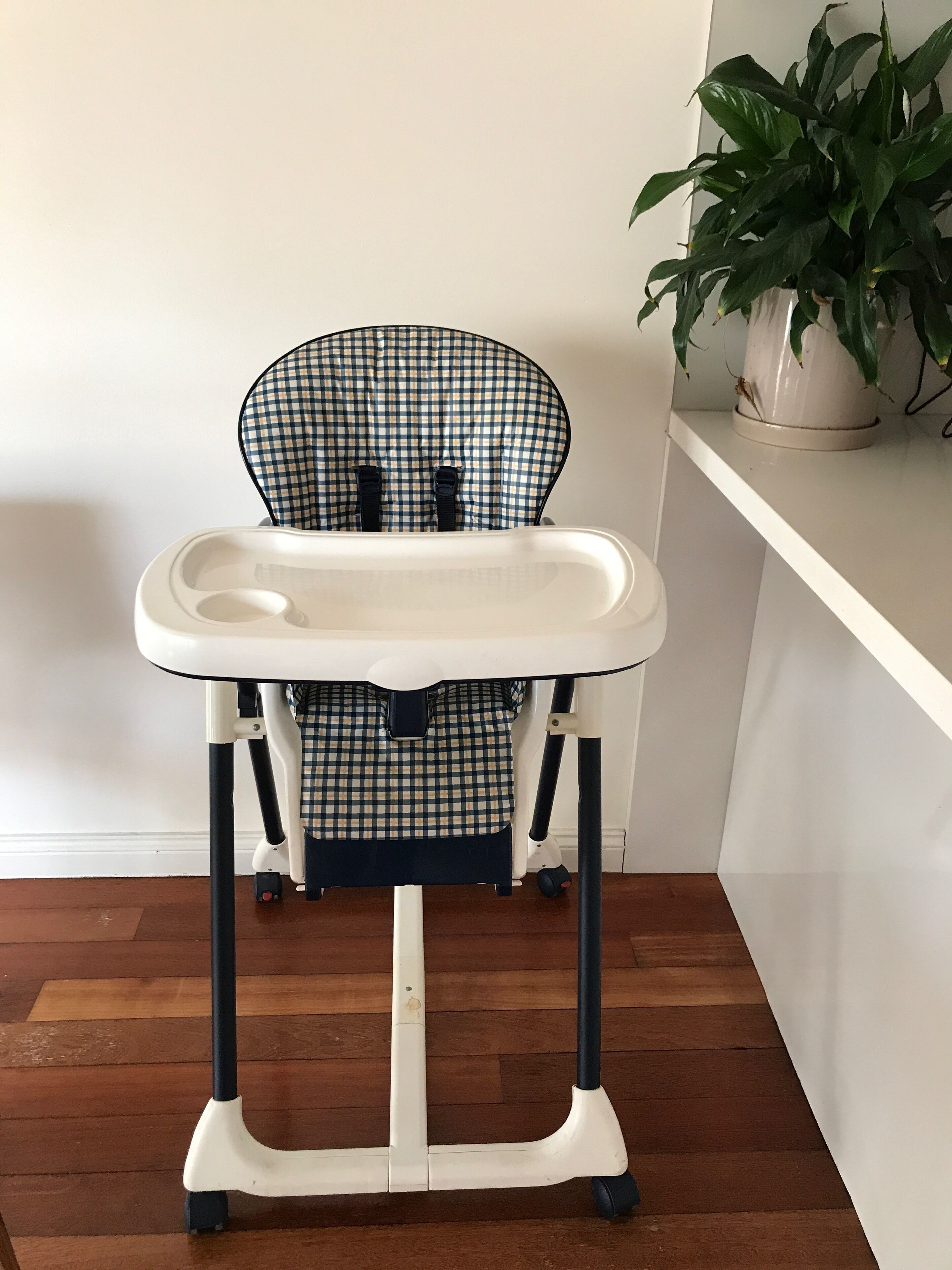 3BR Holiday Home Near CBD- Walk to Flemington Racecourse & Melbourne Showgrounds — image 4