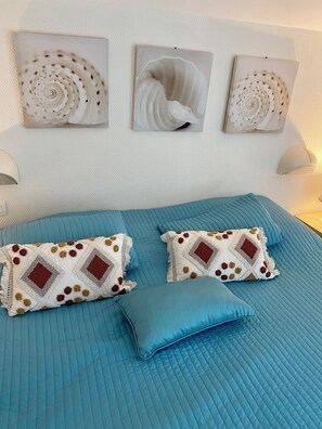 1 bedroom, iron/ironing board, travel cot, WiFi