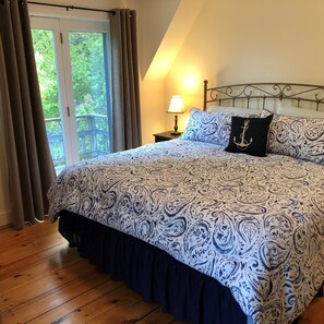 3 bedrooms, iron/ironing board, travel crib, free WiFi