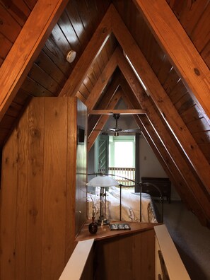 2 عدّة غرف نوم ومكواة/لوح كي وواي فاي مجانًا وملاءات أسرّة